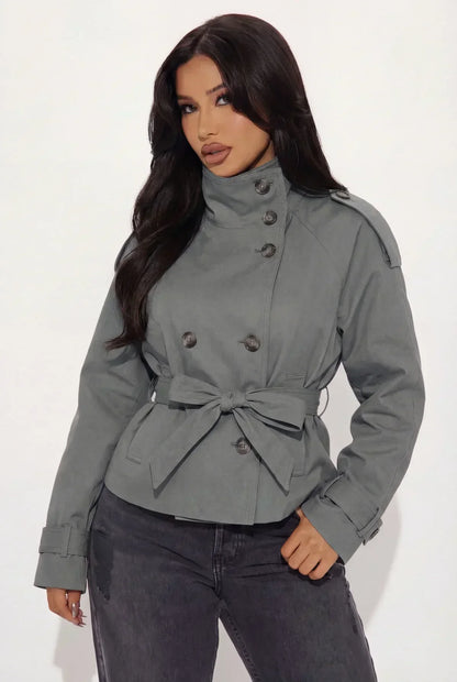 Viraler Trenchcoat