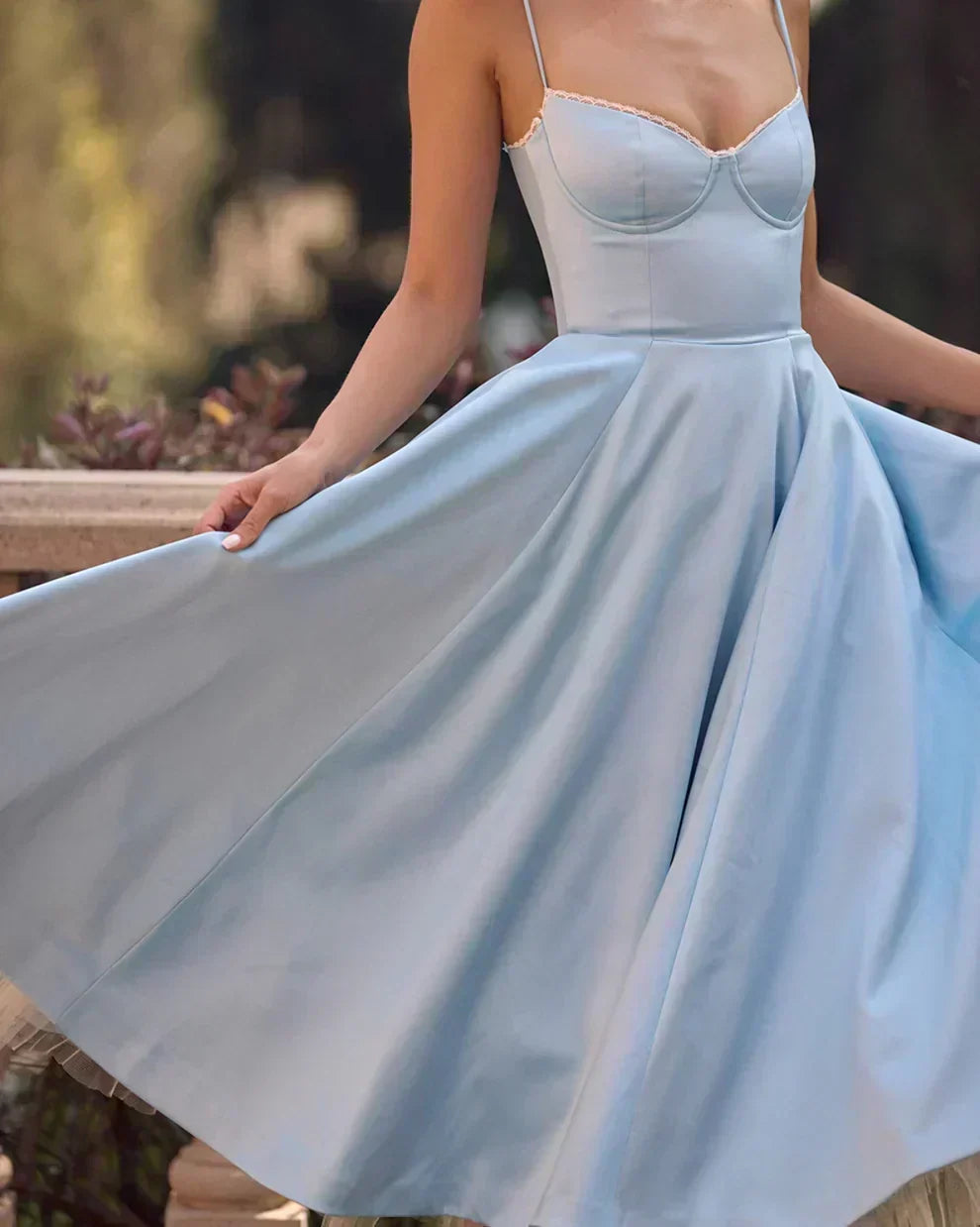 Ausgestelltes Abendkleid