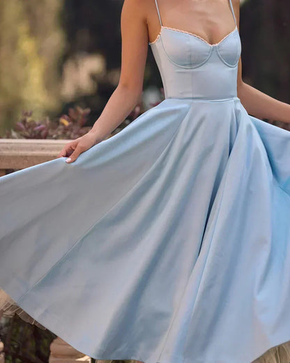Ausgestelltes Abendkleid