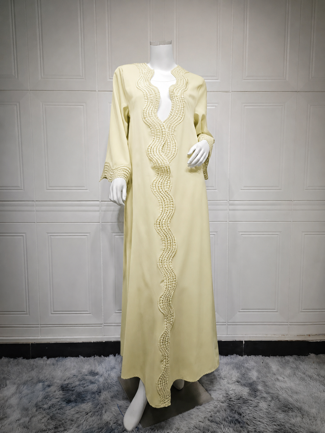 Eleganter Kimono mit Verziehrung