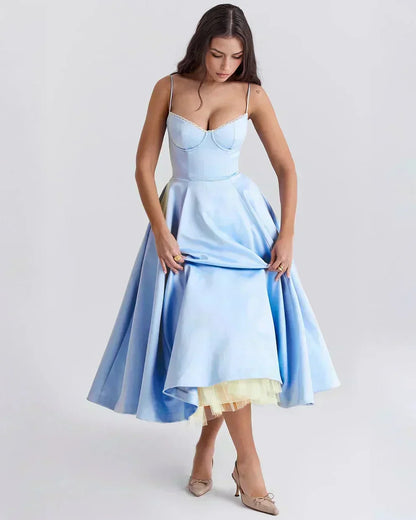 Ausgestelltes Abendkleid
