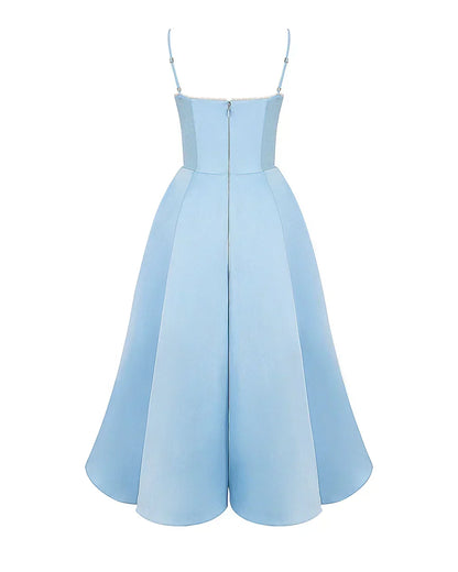Ausgestelltes Abendkleid