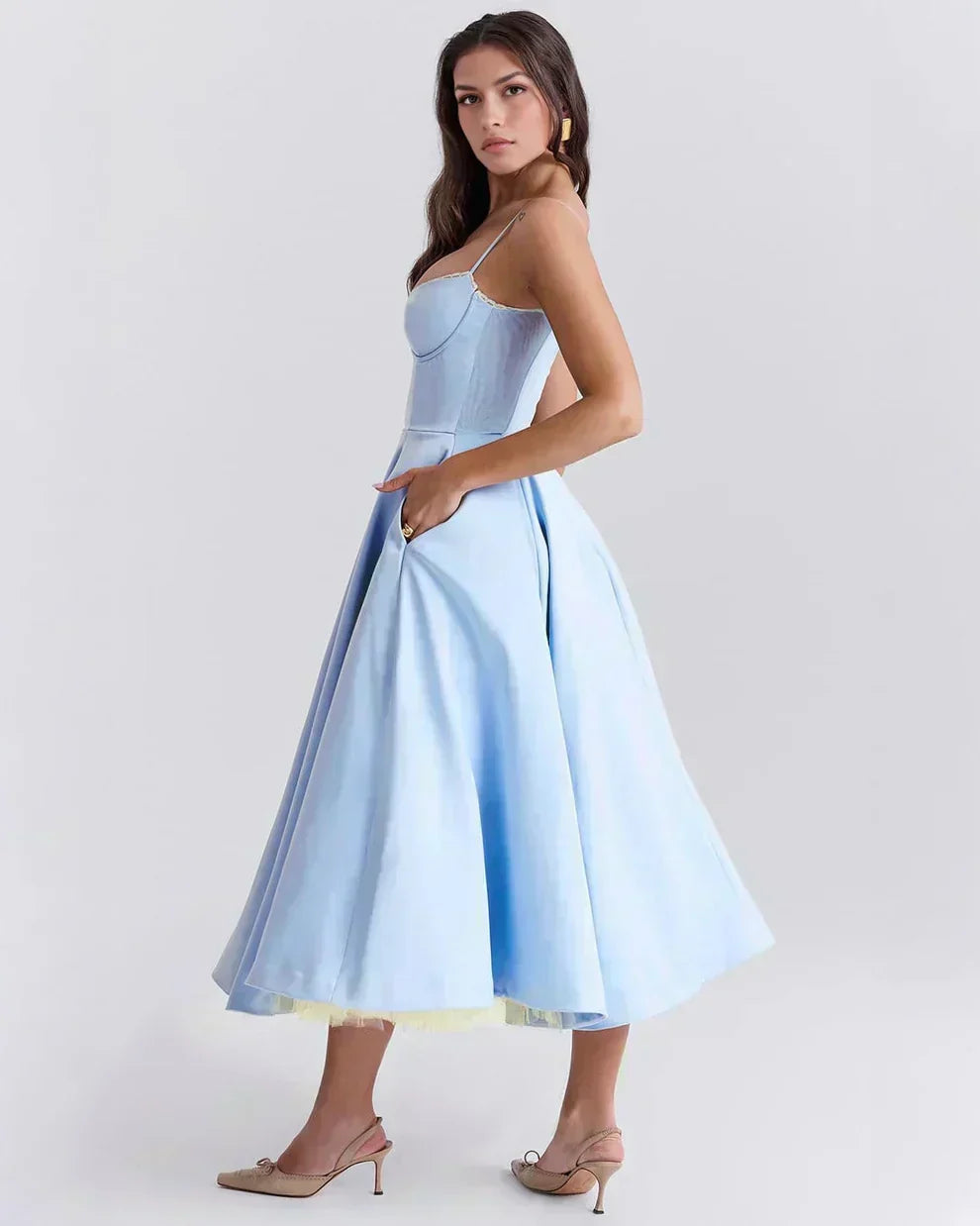 Ausgestelltes Abendkleid