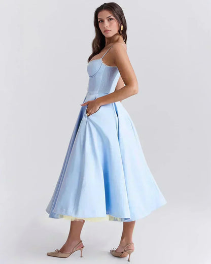 Ausgestelltes Abendkleid