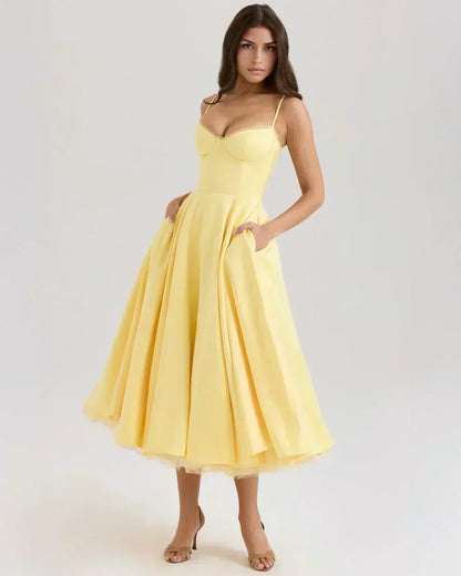Ausgestelltes Abendkleid