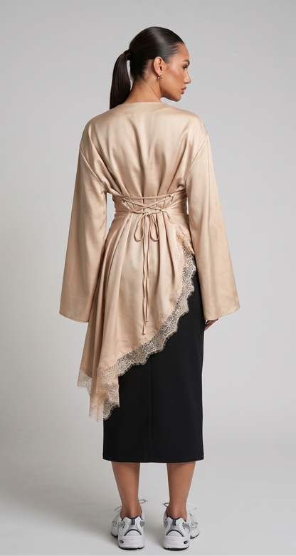 Tunika aus Satin mit Spitze