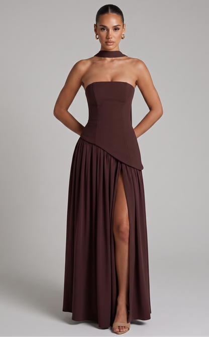 Elegantes Maxikleid mit Schal