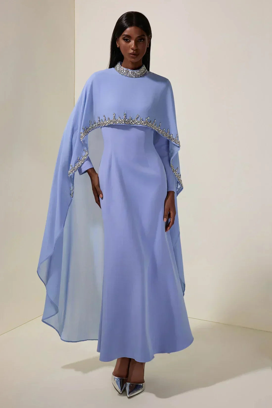 Elegante Abaya aus Satin mit Verzierung