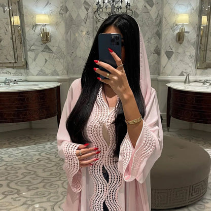 Eleganter Kimono mit Verziehrung