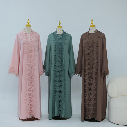Kimono mit Spitzebesatz