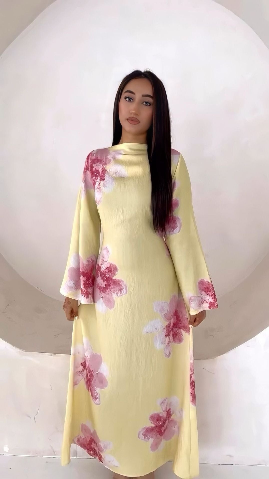 Abaya mit Blumenmuster