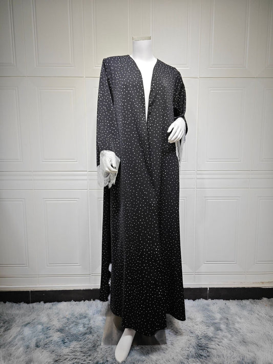 Gepunktete Abaya mit Spitzencape